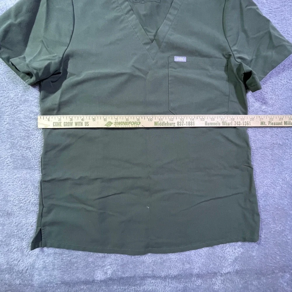 FIGS‎ Technical Collection Women's Green Scrub V Neck Pocket Style FW1000 M